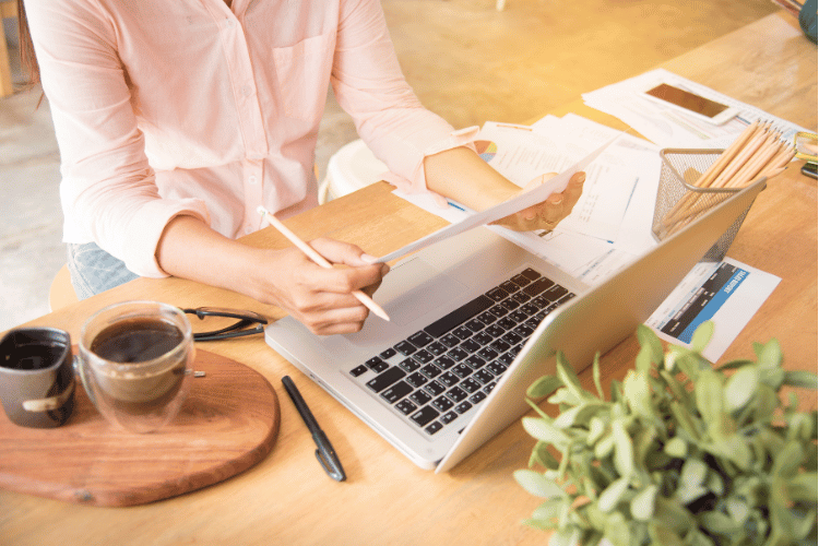 Business woman working at her desk